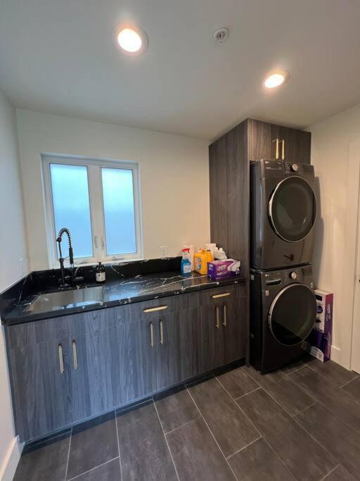Gorgeous Private And Gated Home In Silver Lake With Pool & Views Лос Анджелис Екстериор снимка