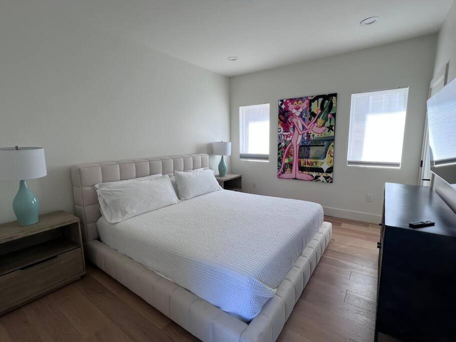 Gorgeous Private And Gated Home In Silver Lake With Pool & Views Лос Анджелис Екстериор снимка